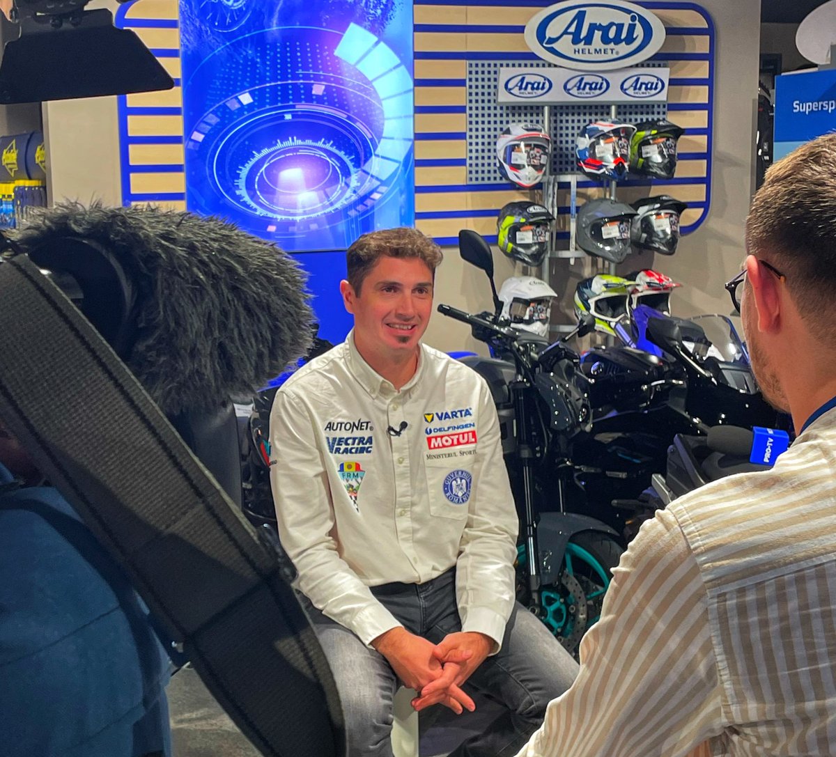 EmanuelGyenes's tweet photo. It was great catching-up with #Romanian media before the holidays and my departure to #Dakar2023. #dakarinsaudi #dakarrally #originalbymotul https://t.co/r9NxXk4QOC