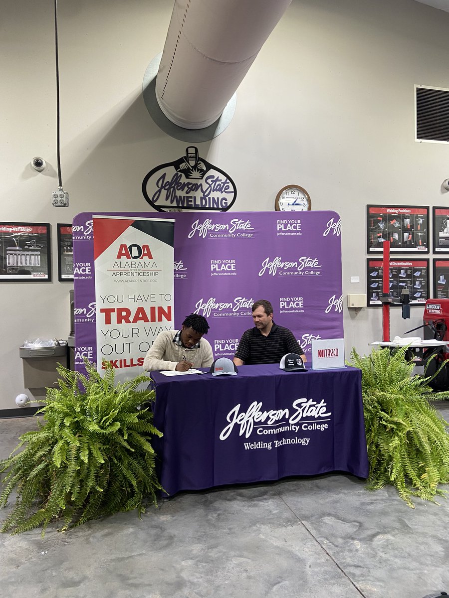 KHolderWorks's tweet photo. Four manufacturing employers signed 10 new @jeffstate welding apprentices this afternoon and it definitely called for a celebration! Congratulations to the apprentices and thank you to all the partners who made this program happen! @processbarron @AOA_Works https://t.co/Olg4Choxv0