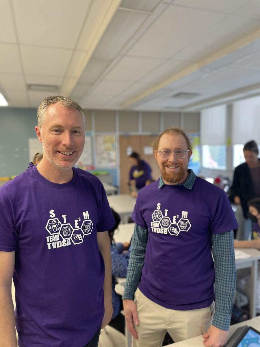 If you’ve ever wondered how buildings could be constructed using #3Dprinting this <a href="/PlayCraftLearn/">Minecraft Education</a> session is a great intro. Thank you @m4ngold &amp; @rgdunne_teach for a fun learning experience during our #CSEdWeek2022 🏗️