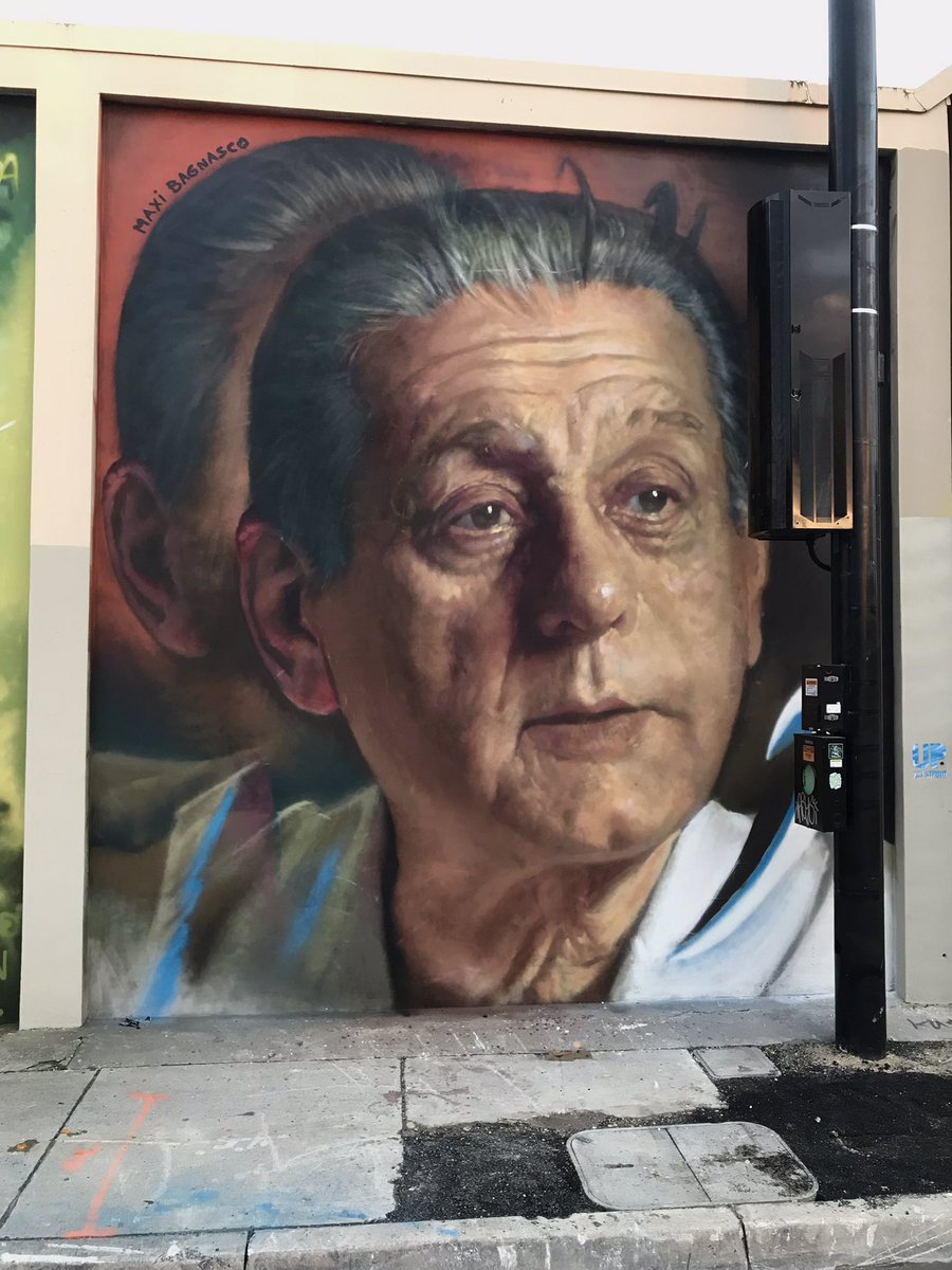 “Tenemos a los mejores jugadores del mundo 🇦🇷 Él es uno de ellos. Mural de René Favaloro que hice en Miami, Wynwood