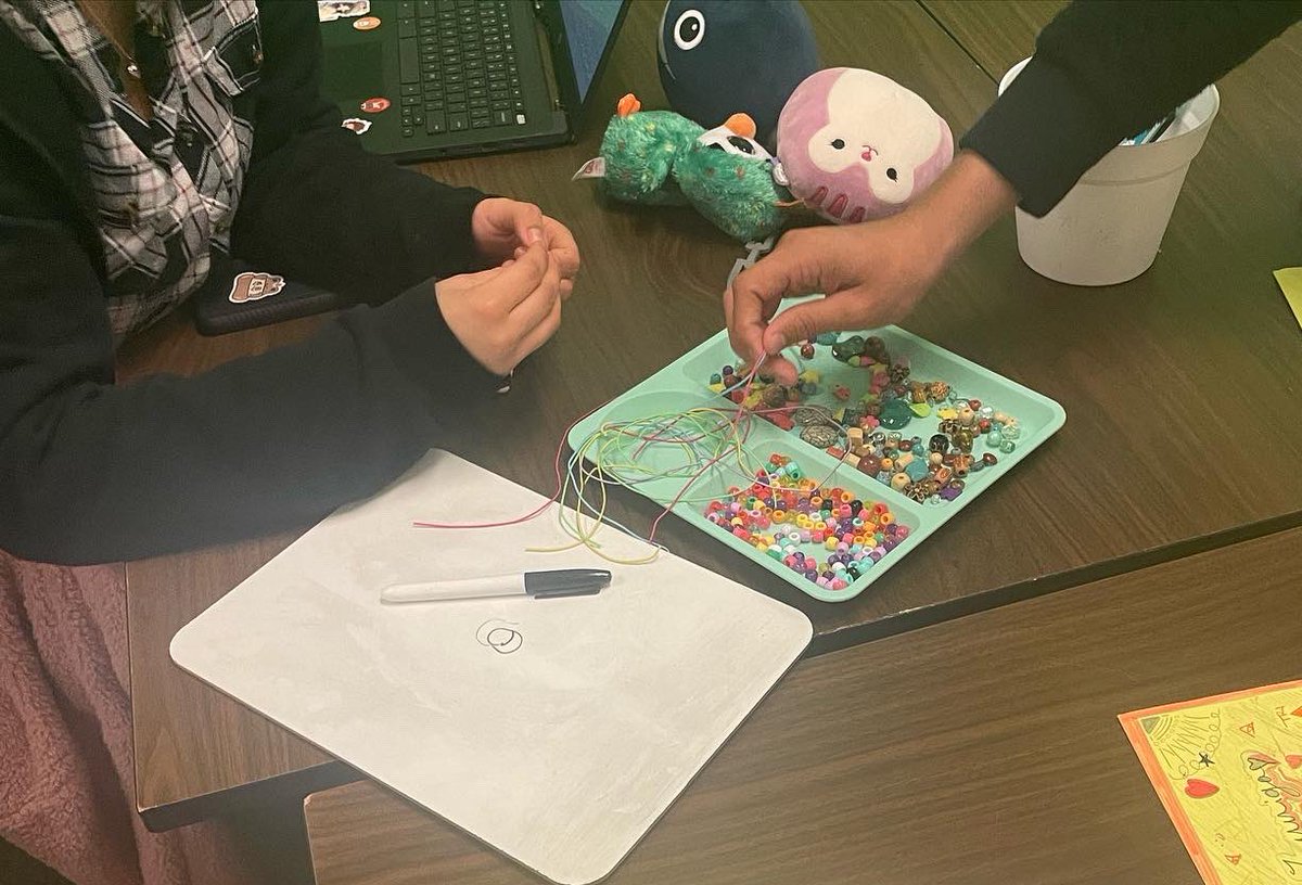 Perrymiddlemath's tweet image. 10/10 recommend converting the Algebra 1 @desmosclassroom Bracelet making activity into a day of actually making bracelets! My @Harshman_MMS 8th graders LOVED it!!