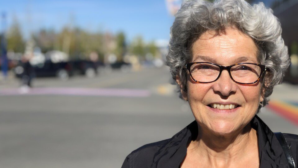 Jeanne Beaudoin se mérite l’Ordre du Yukon, la plus haute distinction du territoire, pour son implication dans la francophonie. La Franco-Yukonnaise est honorée aux côtés de Danny Joe et Murray Lundberg. La commissaire Angélique Bernard remet ces jours-ci les médailles. #icign