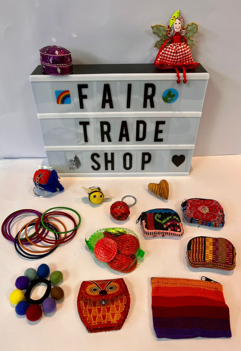 FTSIpswich's tweet photo. 🎅🎄🎄🎄STOCKING FILLERS 🎄🎄🎄🎅

Stuck for ideas?  We can help 😀

Fabric rainbow purse, bangles, mini headphone case, hair bands, purses, sparkly trinket boxes, key rings, choc coins ... All Fair Trade, so gifts with a conscience.

#fairtradeproducts https://t.co/pLl2SFuMUw