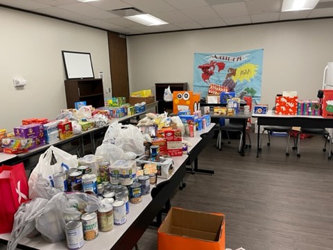 FBISD_extlearn's tweet photo. Excited to see all the donations being dropped off by our @FortBendISD Extended Learning campus leaders for the Giraffe Project 2022! #knowyourimpact #giraffeproject https://t.co/GiCGe2ecap