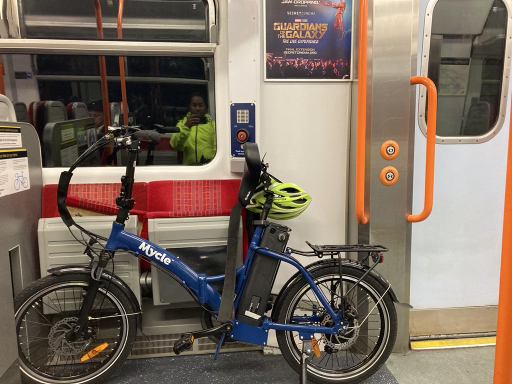 Dr_Sitz's tweet photo. Giving hybrid commuting a go - if I get train times right takes me exactly the same time as driving! Arrive at home/work more relaxed plus some much needed exercise…although might need the thermals for tmrw 🥶 #mycle #teamgp #allthegearnoidea https://t.co/X9BniCe7UD