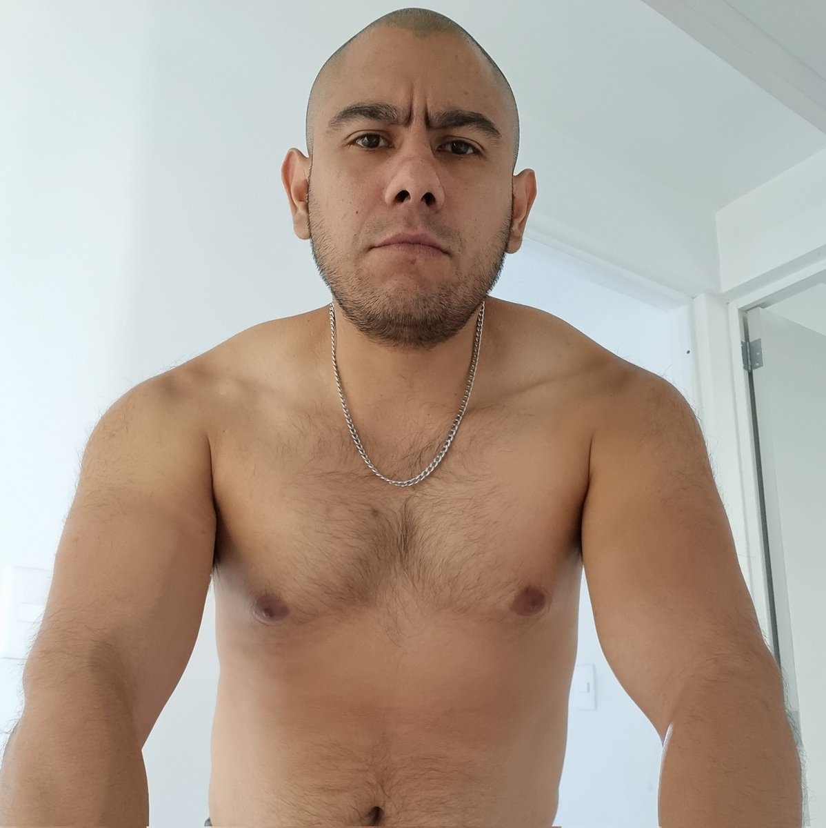 chacas_mex's tweet photo. Después de una rica cogidita 😈🇧🇷, una buena bañadita 🛀🏾 #ChacaMex https://t.co/pIRwOCrOuT