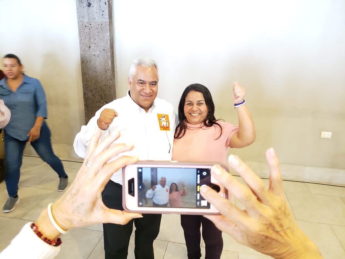 EverardoPadron5's tweet photo. Esta tarde estuve con mis amigas y amigos de #Cuatrocienegas con quienes expusimos el Proyecto Institucional y los invitamos a participar en el ejercicio democrático por el bien de nuestra querida #Sección5.

Tenemos poco tiempo y mucho por hacer, siempre unidos avanzando. https://t.co/7sc9n22k0J