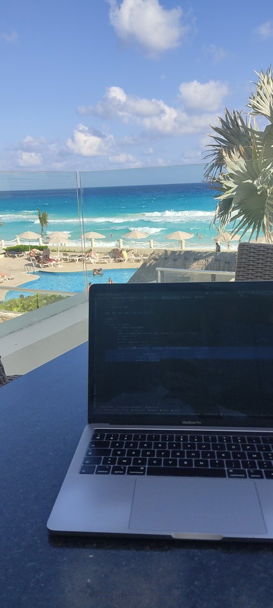 My Office For The Day! 
It tooks me two years, but I finally find the best place to copy @CSProfKGD tweets ! (#cdc2022 in Cancun)