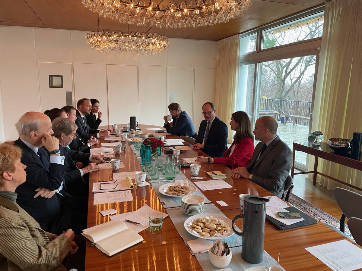 Welcomed a group of <a href="/AtlanticCouncil/">Atlantic Council</a> experts at the Embassy earlier today. Great discussions on transatlantic cooperation at a time of geopolitical instability. Thank you for coming by. 
#DenmarkinUSA