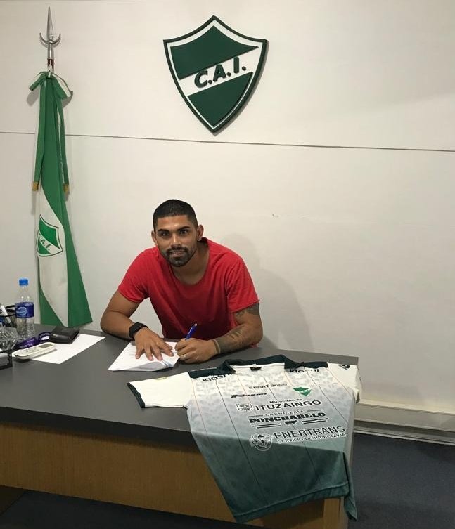 ItuzaingoPrensa's tweet photo. ⬆️ #Alta

Brian Medina es nuevo refuerzo del León. El defensor tendrá su segunda etapa en #Ituzaingó 💪

¡Bienvenido Brian! https://t.co/DYvowTwtob