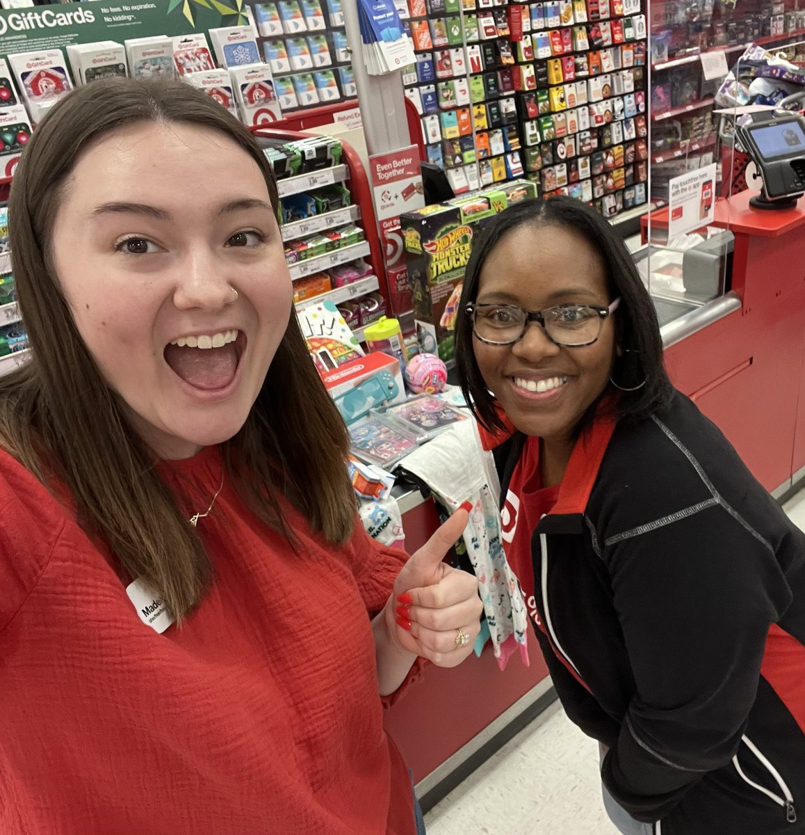 Madelynn tweet media