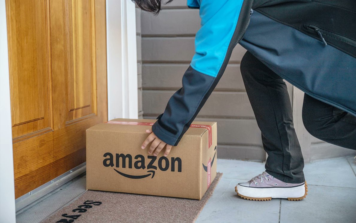 FatKidDeals's tweet photo. Send a FREE $5 to your Amazon Driver!! (Amazon is giving out $5,000,000 TOTAL!)

Use your Echo Device or Alexa App on your phone- and say "Alexa, thank my driver." 

Amazon will send the driver a $5 tip at NO COST TO YOU!

Share the good news --> https://t.co/GHHqhzP93u https://t.co/uVLntr02vw