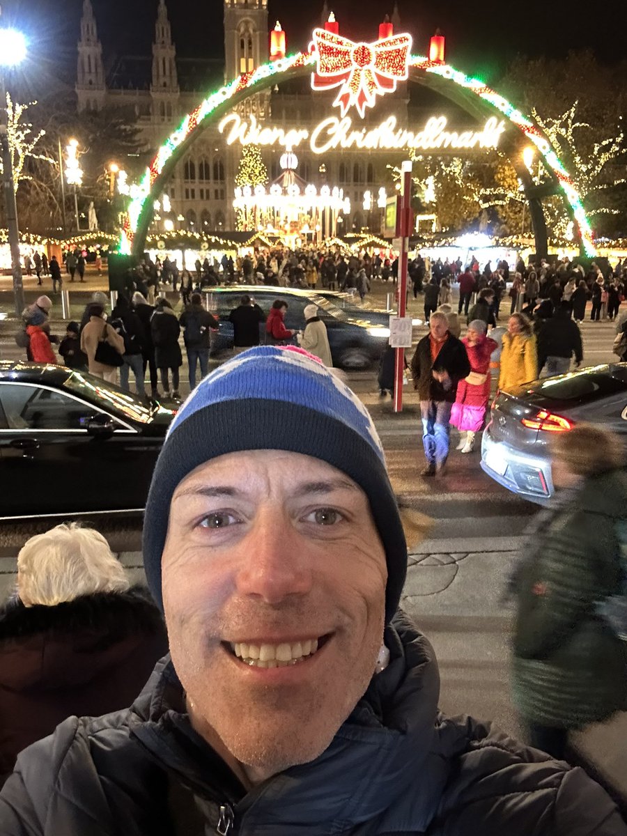 KyleSpruce's tweet image. Christmas markets in Vienna are so magical , feeling rather festive 🎄🤶