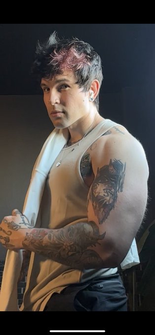 Want a bite ? https://t.co/JVhs2VUGk5