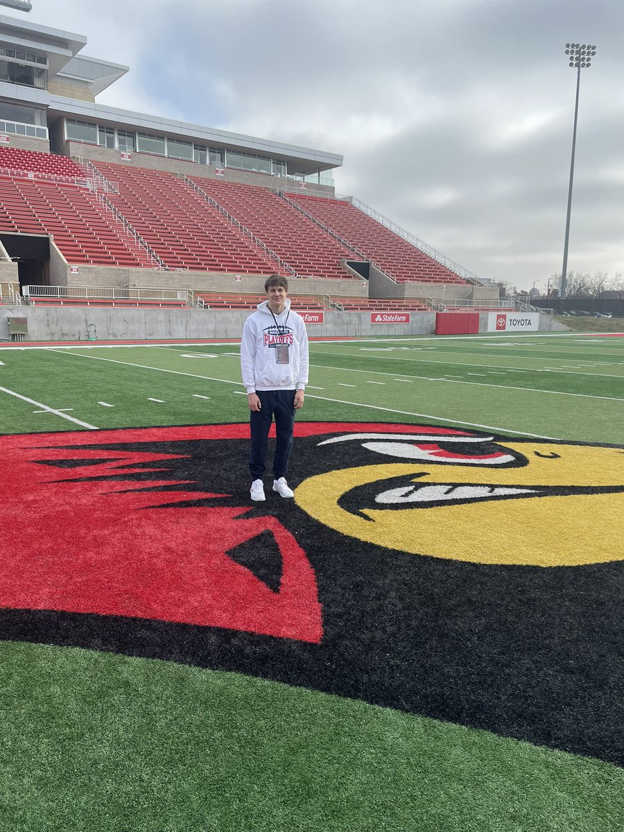 Had a great visit at Illinois State today! Thank you @Coach_CJIrvin for showing me around campus and the rest of the coaching staff for welcoming me. Can’t wait to be back! @RedbirdFB @CoachK_Stew @CoachNiekamp @SVFootballCoach @EDGYTIM @CoachBigPete @DeepDishFB @PrepRedzoneIL
