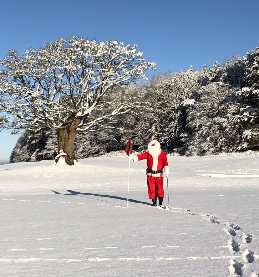 ❄️Golf this Christmas &amp; throughout the winter. Head to Pott Shrigley &amp; enjoy:

☕️Tea, coffee &amp; bacon roll on arrival
⛳️ 18 holes of golf

Mon-Fri £25pp. Sat-Sun £30pp

We still have availability Christmas week &amp; societies are more than welcome!

Call 01625 575626 to book