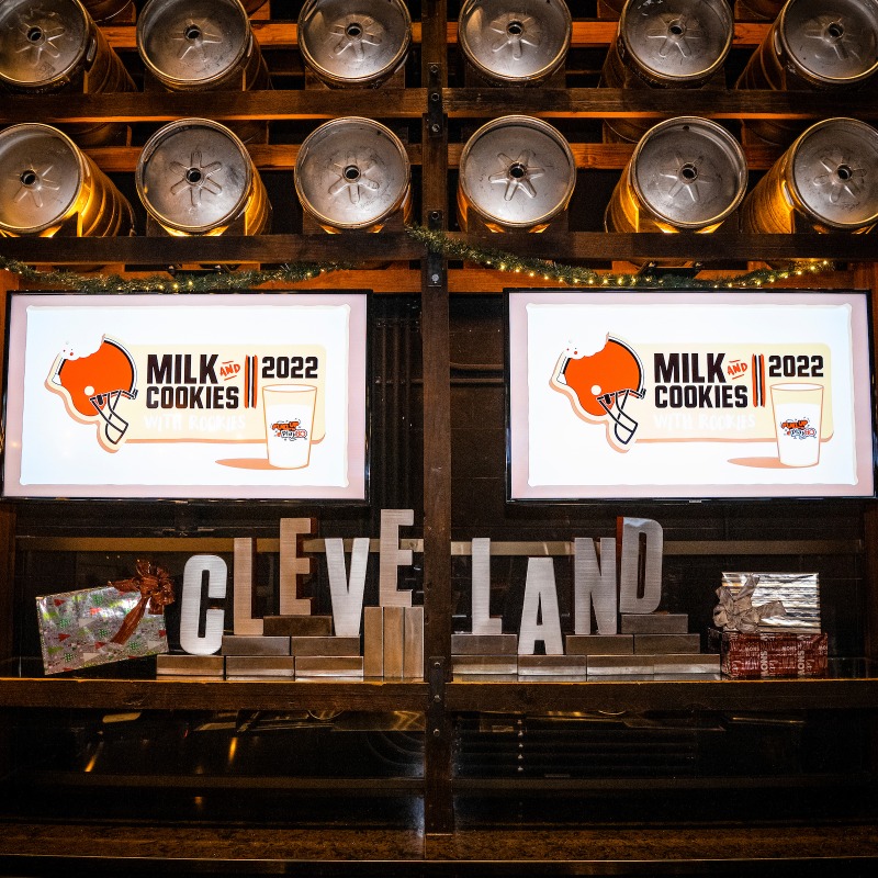 Browns's tweet photo. We had an amazing time with the next generation of #Browns fans last night!

Milk &amp; Cookies with the Rookies courtesy of @adamideast was a big success🥛🍪 

Check out the pics from yesterday's event ⤵️
