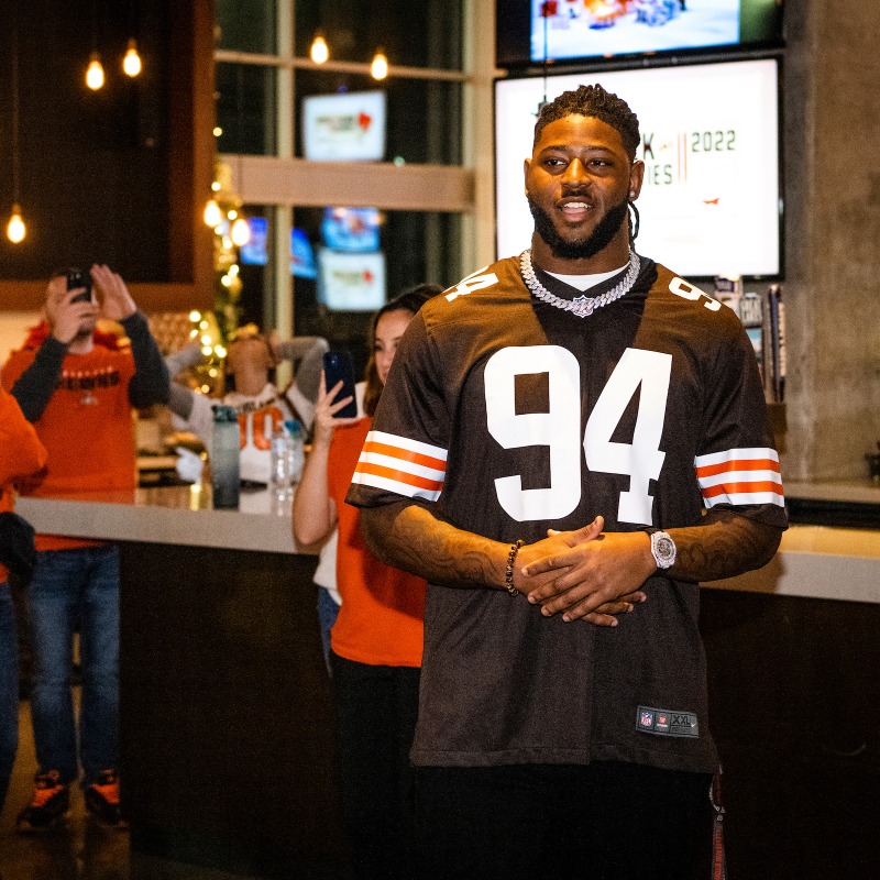 Browns's tweet photo. We had an amazing time with the next generation of #Browns fans last night!

Milk &amp; Cookies with the Rookies courtesy of @adamideast was a big success🥛🍪 

Check out the pics from yesterday's event ⤵️