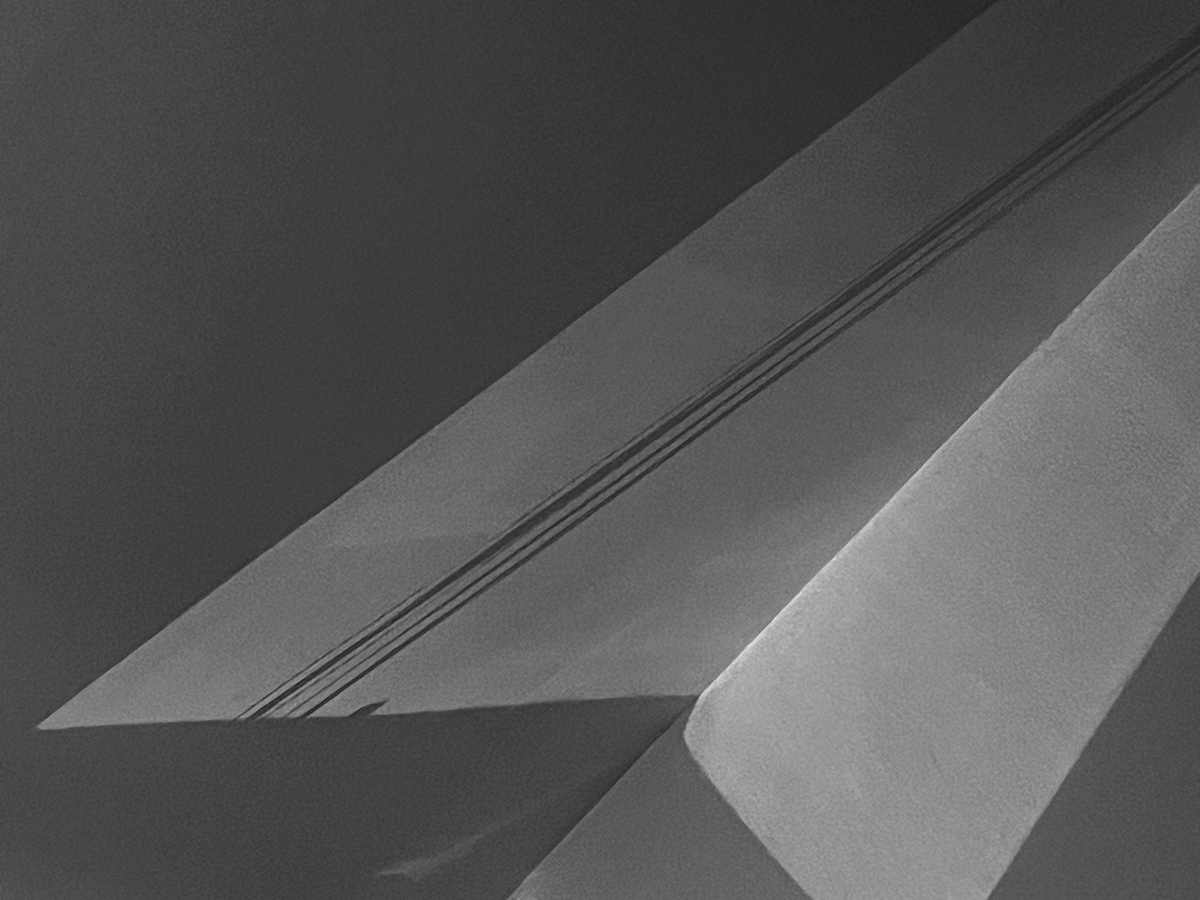 Abrilliant's tweet photo. shadows on the ceiling https://t.co/YhePiMe3Dg