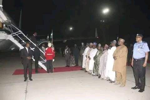 JaafarUmarAbba's tweet photo. Tonight, President @MBuhari Has Just Landed In Daura His Home Town, For a Four Days Leave, In Katsina State.

#PMBInDaura https://t.co/SL3H8CbkEm