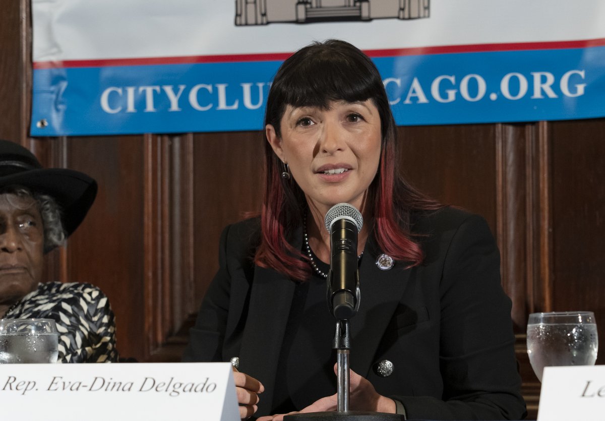 CityClubScene's tweet photo. Future of Chicagoland Transit @CityClubChicago @RTA_Chicago @LReddenRTA @KDillardRTA @DelgadoRep @cmapillinois @hgchissell #TalkCityClub https://t.co/LMC33Yv0hq