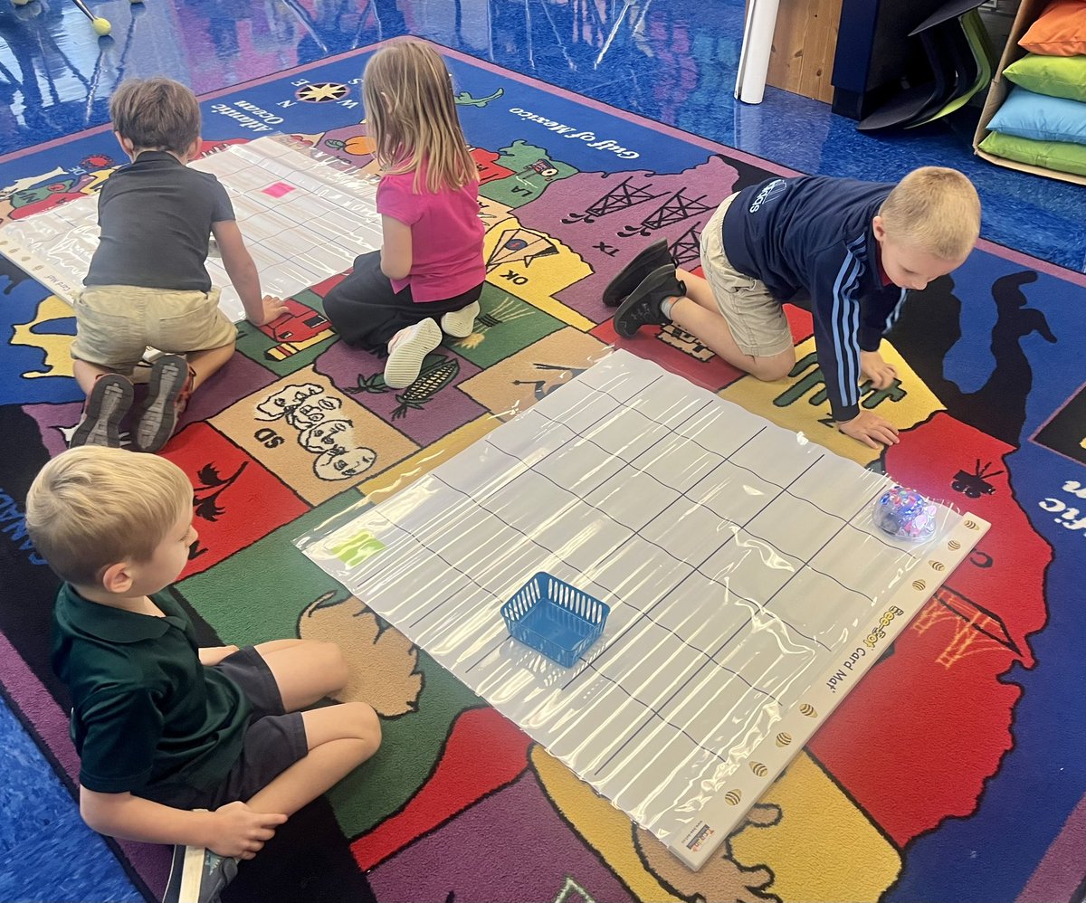TBE_Tech's tweet image. #HourOfCode 2022 Gr K Ss N #TechnologyClass @TommieBarfield @collierschools use #BlueBot 2 lrn 2 #code @terrapinlogo @mrs_richart