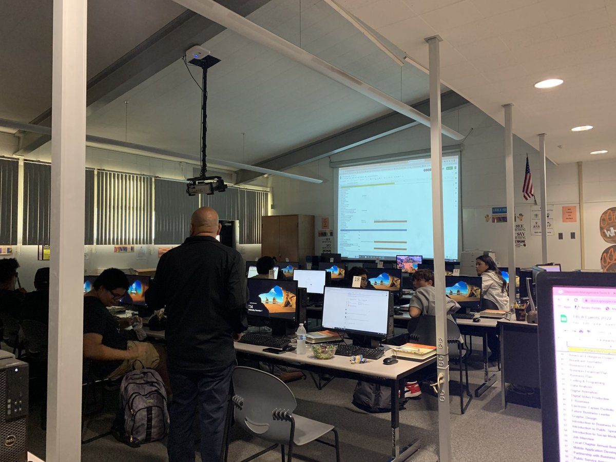 mercedhighfbla's tweet photo. The Road to State and Nationals begins NOW! Thank you to everyone that came out for our study session and event sign up. Nice seeing some new faces. Letโs show the other chapters WE ARE BEAR STRONG! #fbla #mhsfbla #centralsection #cafbla @The_MHS_Bear #muhsd #wearemuhsd https://t.co/2QHCaEhgxW