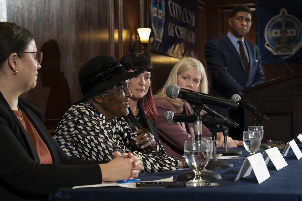 CityClubScene's tweet photo. Future of Chicagoland Transit @CityClubChicago @RTA_Chicago @LReddenRTA @KDillardRTA @DelgadoRep @cmapillinois @hgchissell #TalkCityClub https://t.co/qVmj0fSj2C