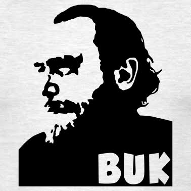 ... estaba atrapado en una vida a la que no conseguía encontrar sentido.
Por aquel entonces era un joven de mil años.
Y ahora soy un viejo a la espera de nacer.

#CharlesBukowski