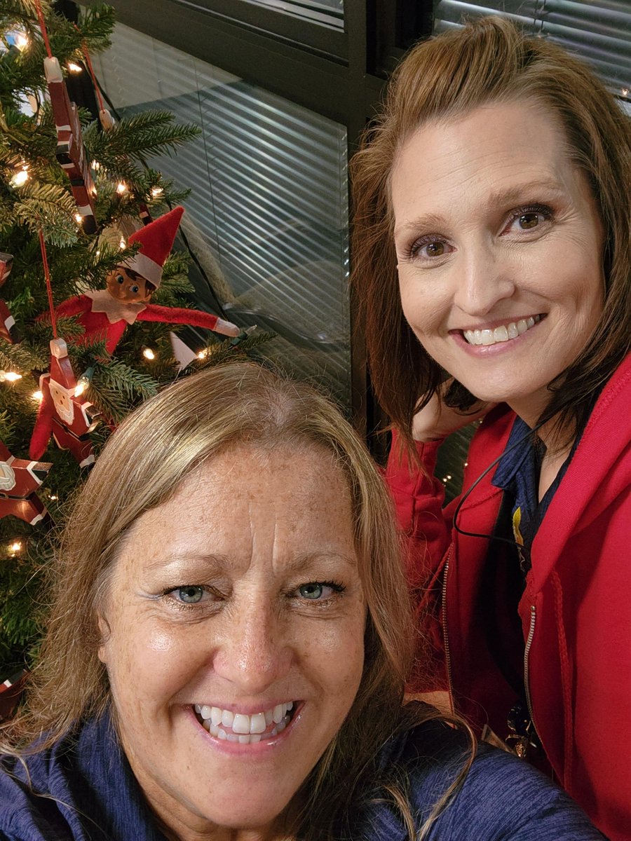 sshumsky1's tweet photo. JJ is back at Ault!!  #aultelfieselfie https://t.co/HJXYWMmPgR