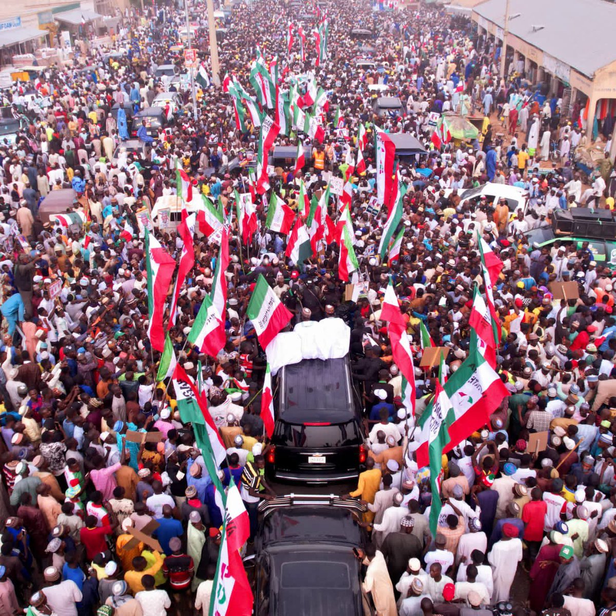 I was overwhelmed by the show of love and support by the good people of Jigawa State unto my dear brother, the gubernatorial candidate of our great party, Dr. Mustapha Sule Lamido, Santurakin Dutse during the PDP Gubernatorial campaign kick-off rally in the State.