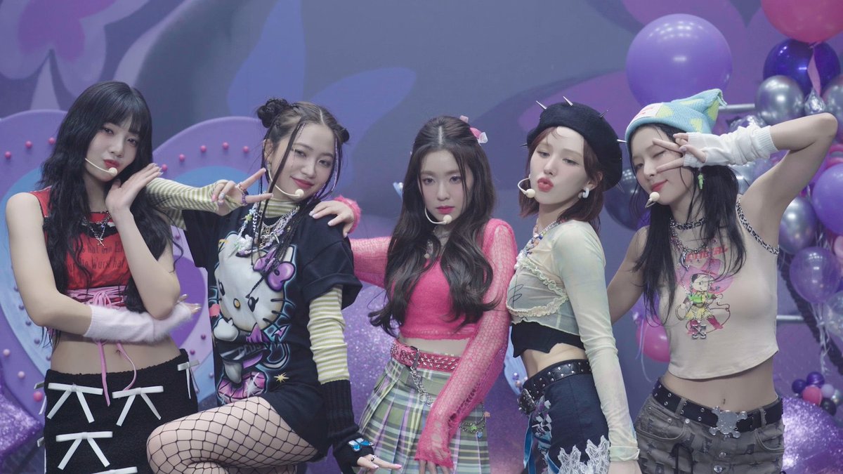 H2H_STEELLA's tweet photo. Red Velvet 레드벨벳 ‘Birthday’ Performance Video Behind I RV Collection
https://t.co/MSxwKHvKkG
#The_ReVe_Festival_2022
#Birthday #벌스데이
#레드벨벳 #RedVelvet
#비하인드 #Behind
#RV_Collection #레벨컬렉션 https://t.co/cR8fU6BpaB