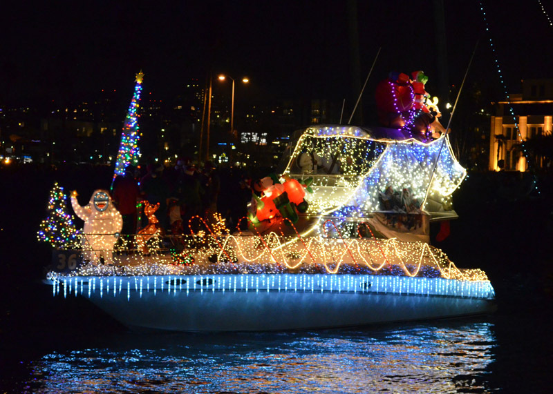 HarryLamont4's tweet photo. 52nd Annual San Diego Bay Parade of Lights
Dec 11 & 18th 5:30pm https://t.co/h6JMuGcta4
🧭🔔🌬️⛵️🛥️🚤⛴️🚣💡🎄
#SanDiego #Shellbacks #Scallywags #SonsOfNeptune #PartyWithPoseidon #Sail #RedAndGreenSkiesAtNight #SailorsDeLights @seaforthboating @SanDiegoCounty https://t.co/D1BwhMcYJU