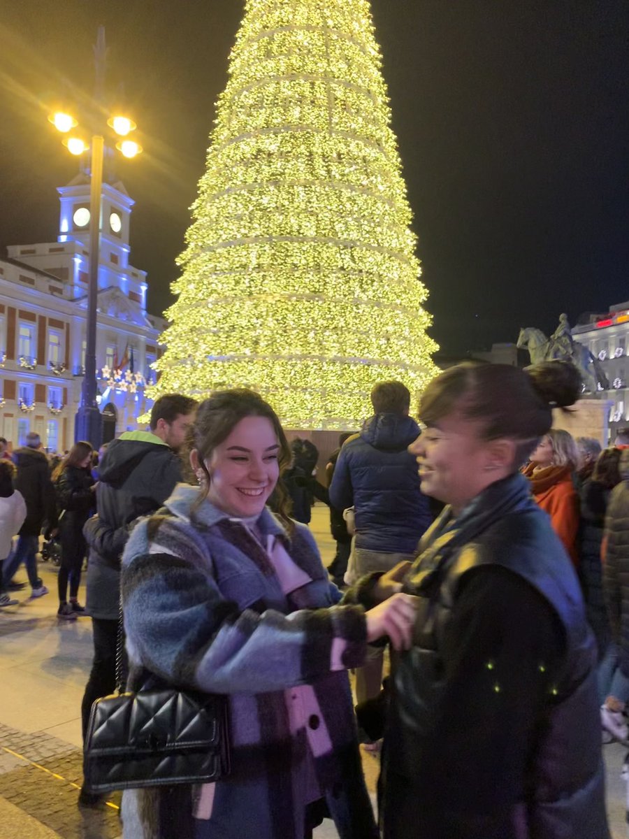inma_lorente_'s tweet photo. A mí mi novia ya me ha llevado a ver las luces de Navidad ❤️‍🩹✨ https://t.co/xzIcgQQqvg