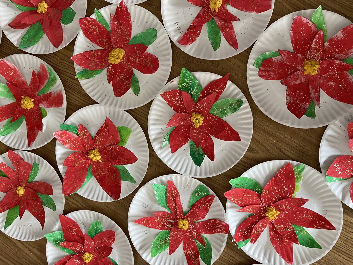 Second stop: Mexico!
We learned all about Las Posadas, read The Legend of the Poinsettia, snacked on “churros”, and made our own poinsettias. 🎄 #christmasaroundtheworld #secondgrade #teammcps