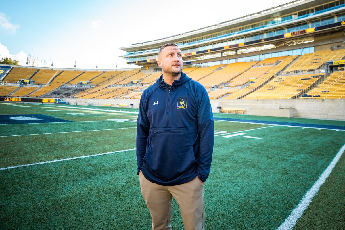 CalFootball's tweet photo. Back in Bear Territory 🐻

Welcome home, @JakeSpavital! 

#GoBears https://t.co/YdWaoJzBKW