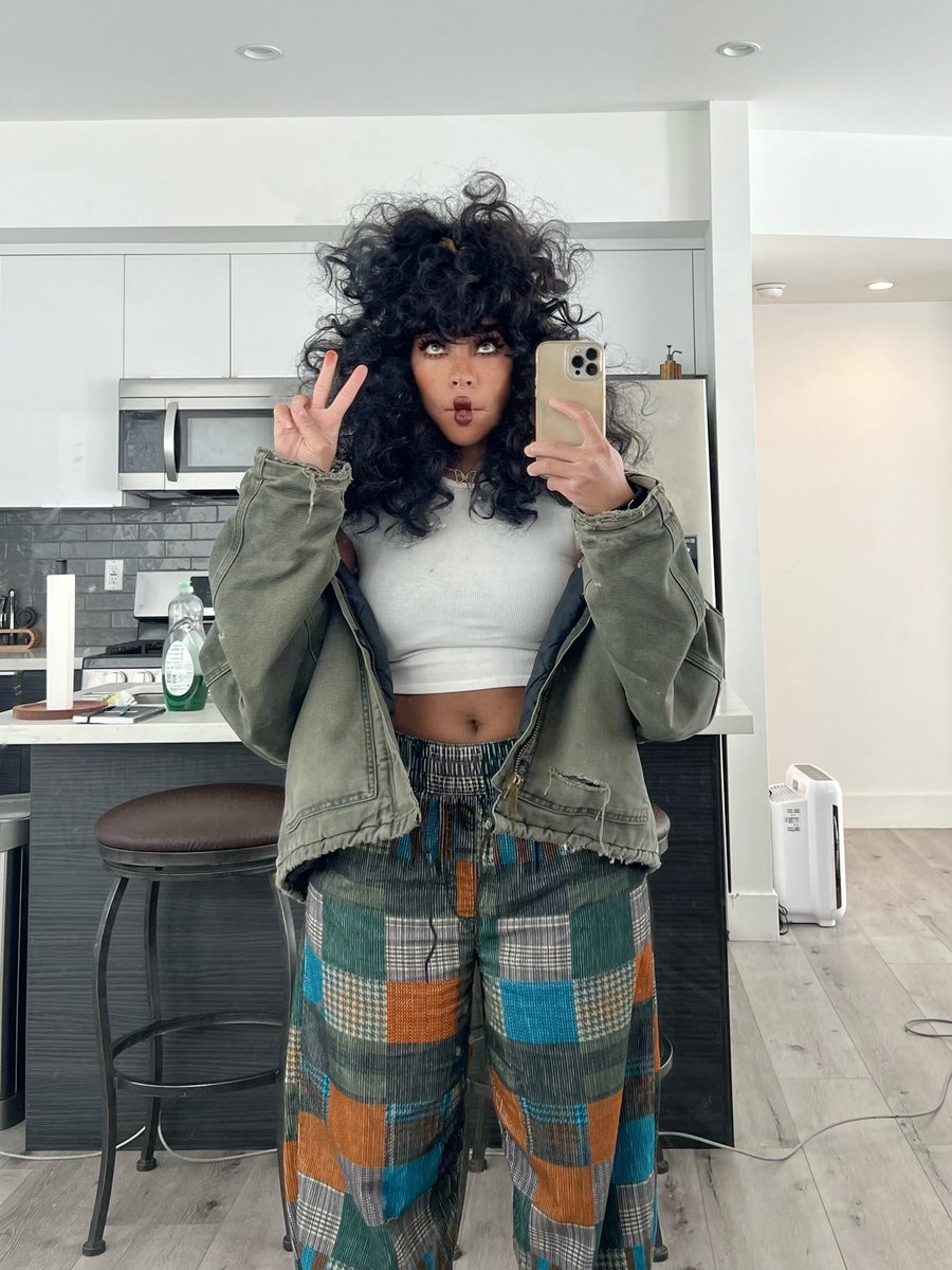 Kieraplease's tweet photo. qotd: what’s funnier than 24? https://t.co/CzrZr1uMZy