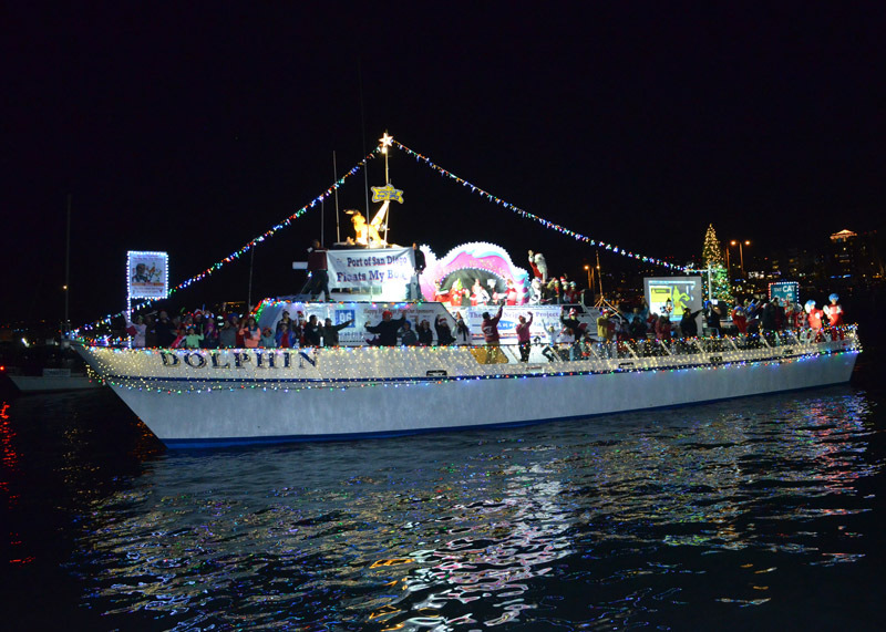 HarryLamont4's tweet photo. 52nd Annual San Diego Bay Parade of Lights
Dec 11 & 18th 5:30pm https://t.co/h6JMuGcta4
🧭🔔🌬️⛵️🛥️🚤⛴️🚣💡🎄
#SanDiego #Shellbacks #Scallywags #SonsOfNeptune #PartyWithPoseidon #Sail #RedAndGreenSkiesAtNight #SailorsDeLights @seaforthboating @SanDiegoCounty https://t.co/D1BwhMcYJU
