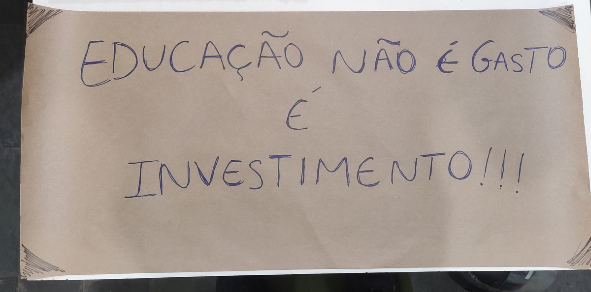 uai_mag's tweet photo. Bora pra rua. Amanhã ninguém entra na Unesp de Jaboticabal. #PagueMinhaBolsa #CAPES #MEC #paguemminhabolsa #unesp #bolsacapes https://t.co/xp4M7tC32B