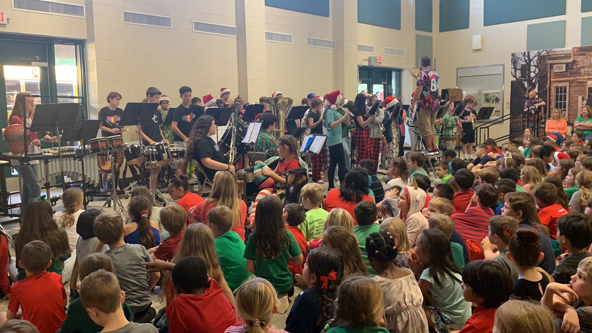 AJanesMusic's tweet photo. Big thanks to RMS Band, Choir, and Orchestra or coming out to perform for our Cardinals today! 
🎄🎶❤️@HumbleISD_RMS @HumbleISD_WCE https://t.co/TbAHDh0G71