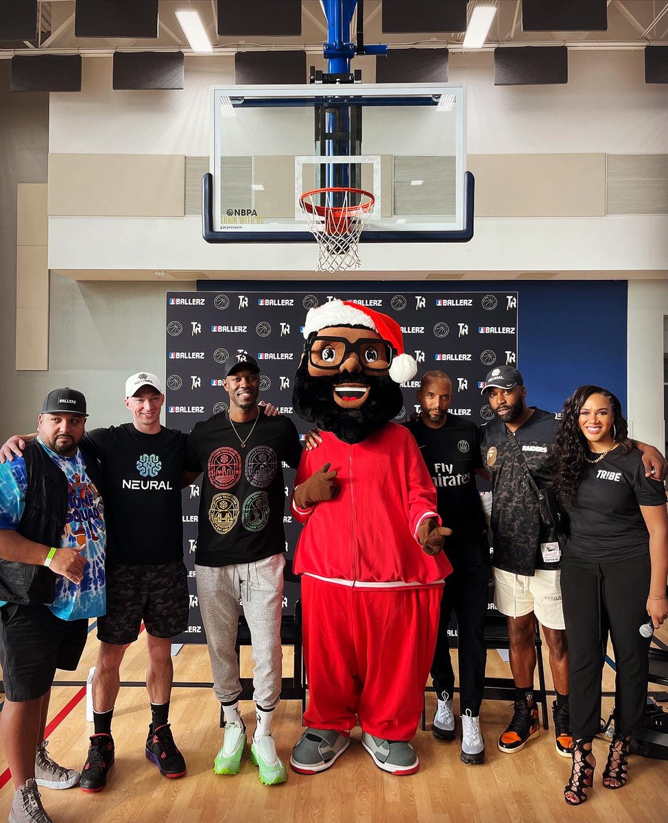 ROSGO21's tweet image. Hosted “Tech Runs Basel” presented by @TheNBPA &amp;amp; @techrunsdao &amp;amp; a live taping of @Ballerz_Nation as part of an interactive art, tech &amp;amp; hoops experience at Art Basel!
⭐️Panel: @BaronDavis, @QueGaskins president NBPA THINK450, @DT_32 TR founder, @Neural_Labs &amp;amp; @Ballerz_Nft leaders!