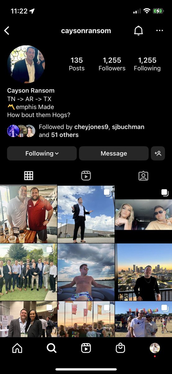 SMHoliman's tweet photo. @LauraAnnEmerson He deserves to be put on blast for this. This is him. @normalhogfan https://t.co/tEswhi1FqW
