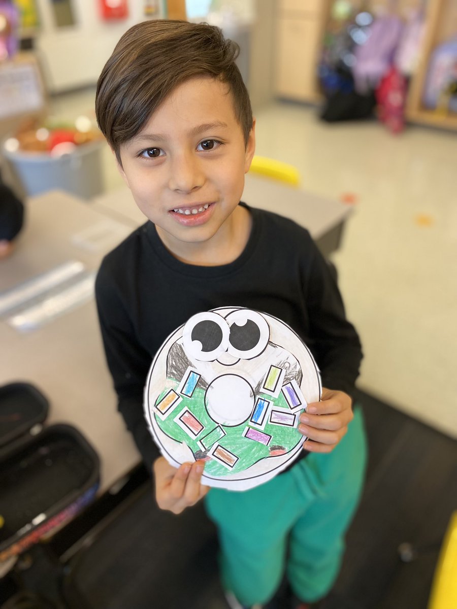 We celebrated filling our bucket with donuts from Krispy Kreme and a donut craft 🍩 #connect <a href="/MiniCougars/">MiniCougars</a>