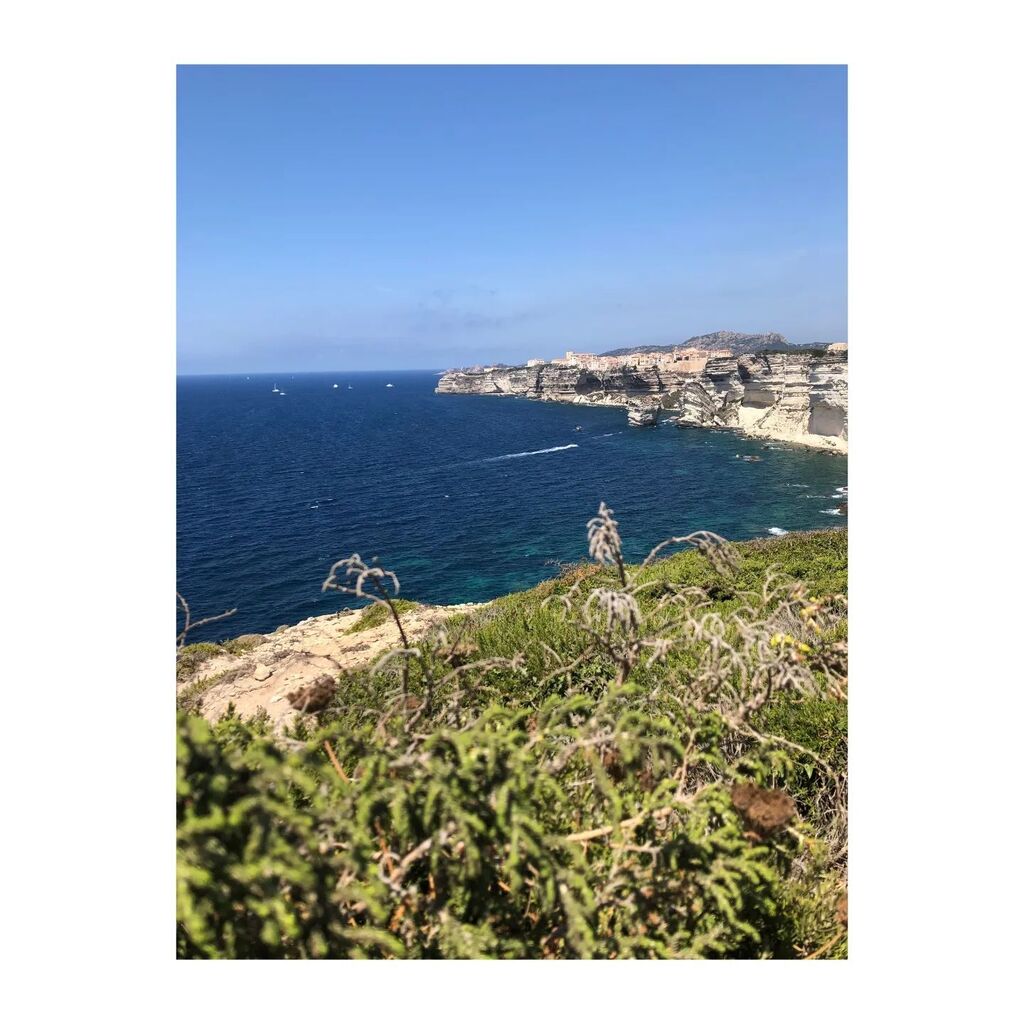 jan_landen's tweet photo. Quelques lieux emblématiques de Rapimentu. 

@editionsslatkine 
#polarsuisse #corsica https://t.co/DfxWmsuAXZ https://t.co/Vzl3BsLuOP