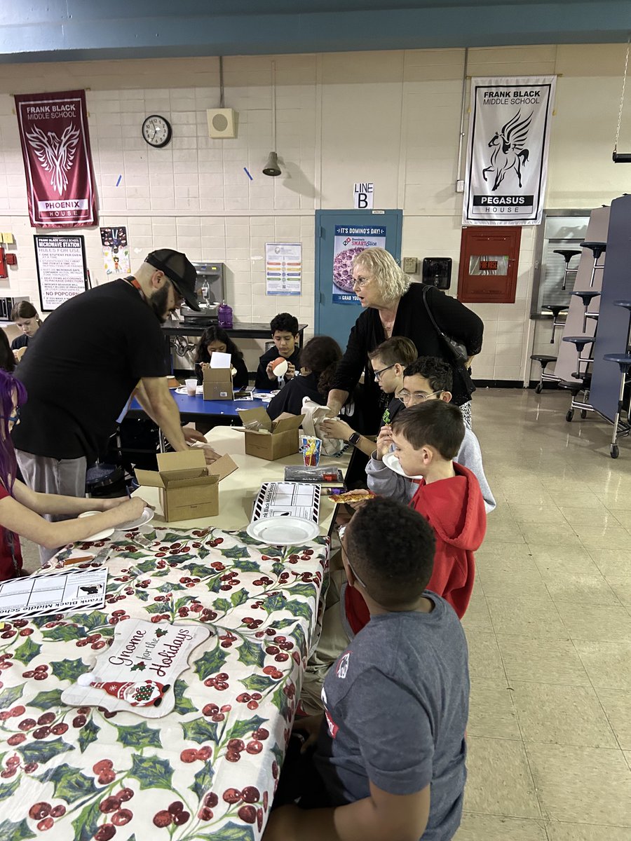 Panther_Proud's tweet photo. ELA and SS teachers have put together fun and engaging activities for Literacy Wonderland #EveryKidEveryDay #PanthersAtWork @PaulaHisd @CMtzHTX @denisewatts75 @HISDSupe @HoustonISD https://t.co/vDIcNvfGoS
