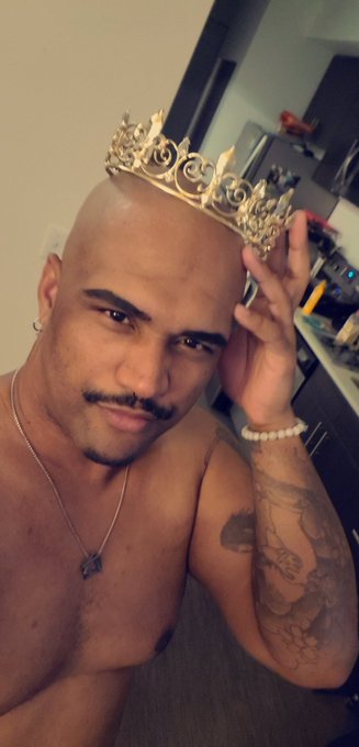 Birthday eve for trip 33 around the sun. Hello Zaddy phase? #zaddy #gayseattle #gaypup #singlelife https://t<a href="/tag/zaddy"class="tags"><span>#zaddy</span></a><a href="/tag/singlelife"class="tags"><span>#singlelife</span></a><a href="/tag/gaypup"class="tags"><span>#gaypup</span></a><a href="/tag/gayseattle"class="tags"><span>#gayseattle</span></a>