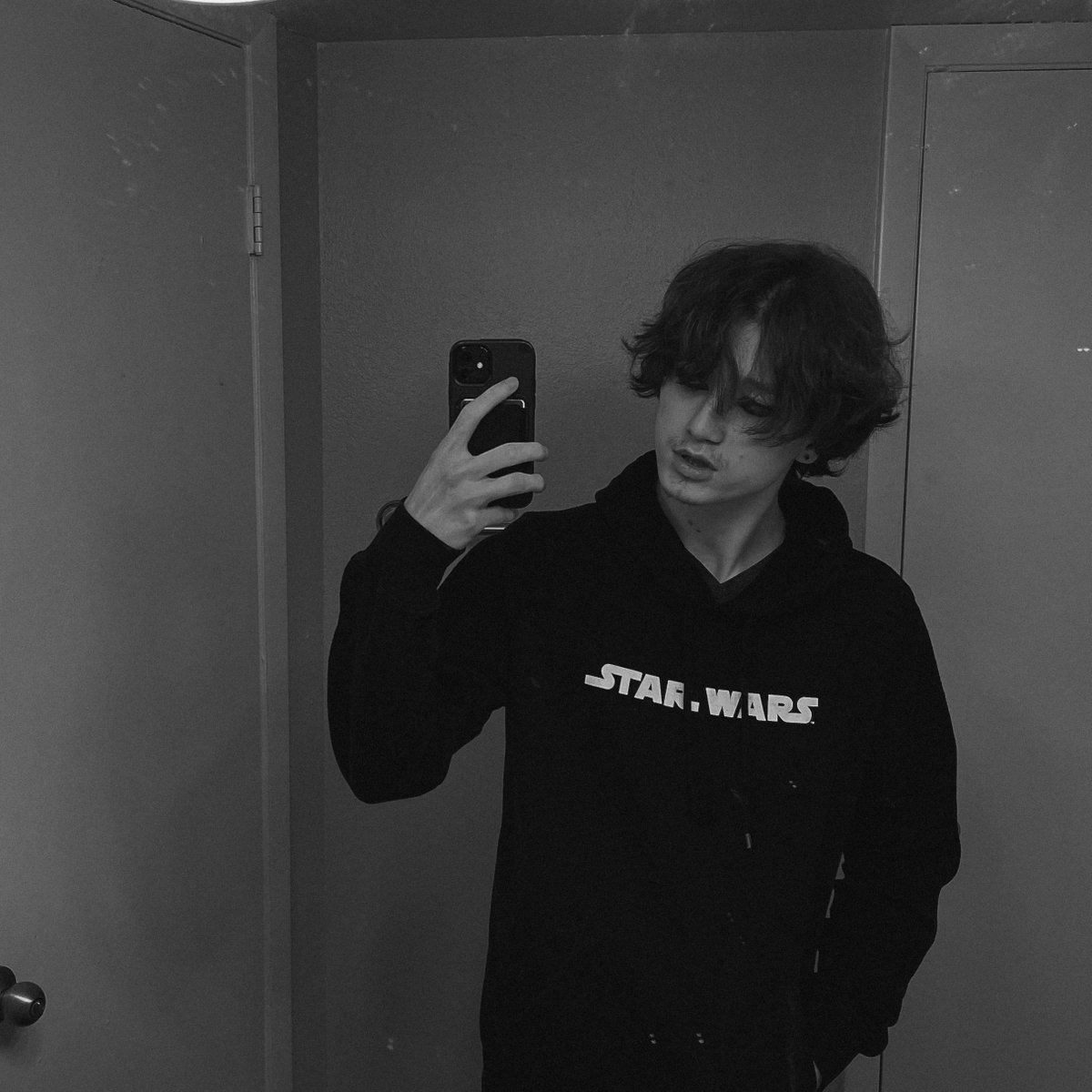 TheWickedSaint_'s tweet photo. it's been too long since my last mirror selfie 🖤💔

#music #emoboy #emo #newmusic #hiphop #rap #rapper #nowplaying #listening #artists #songwriter #Pop #applemusic #producer #playlist #spotify #Dance #fridaymorning https://t.co/V021vjIvar