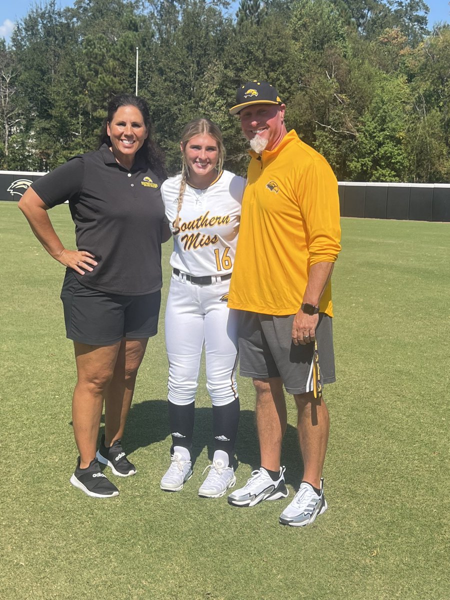 AbbiTroquille's tweet photo. I am so exited to announce that I will be continuing my softball and academic career at Southern Miss! I want to thank everyone who has supported me in my journey and also thank the coaches for believing in me!  @NataliePooleUSM @BigRockHawk @IzzyWerdann @lavoodooallen https://t.co/GXNQN0f9L3
