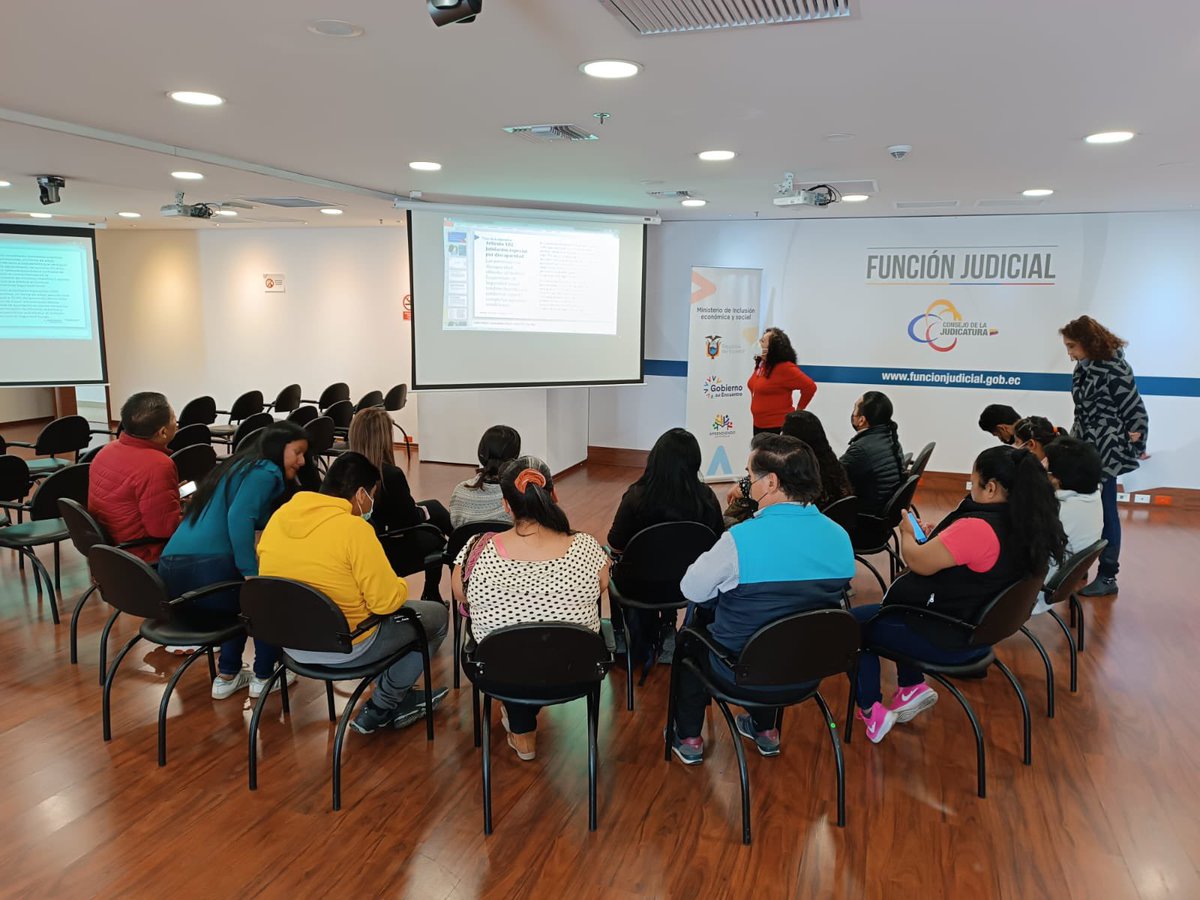DHumanoEc's tweet photo. #Quito | Organizaciones y fundaciones se dieron cita a fin de realizar aportes a la Ley Organica de Discapacidades, analizar los artículos sobre la Seguridad Social y garantizar los derechos de este grupo prioritario. 
#JuntosEnLaInclusión https://t.co/YL6cmzfM7n