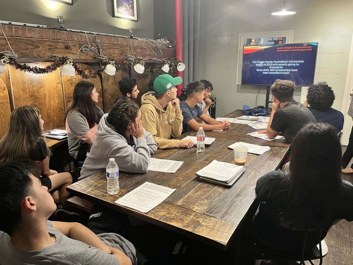 MSuccessHTX's tweet image. Thank you @MfffScholarship for coming and presenting to our scholars!